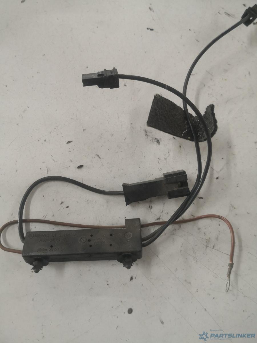 Amplificator antena MERCEDES-BENZ C-CLASS (W204) [ 2007 - 2014 ] OEM A2048078490
