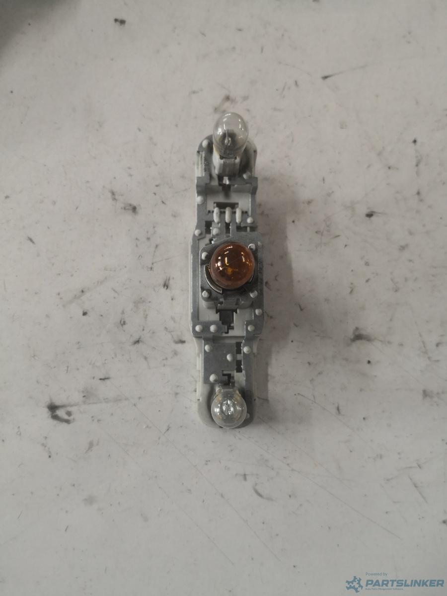 Soclu far / stop dreapta spate VOLKSWAGEN PASSAT CC (357) [ 2008 - 2012 ] OEM 3c8945257 – foto 2