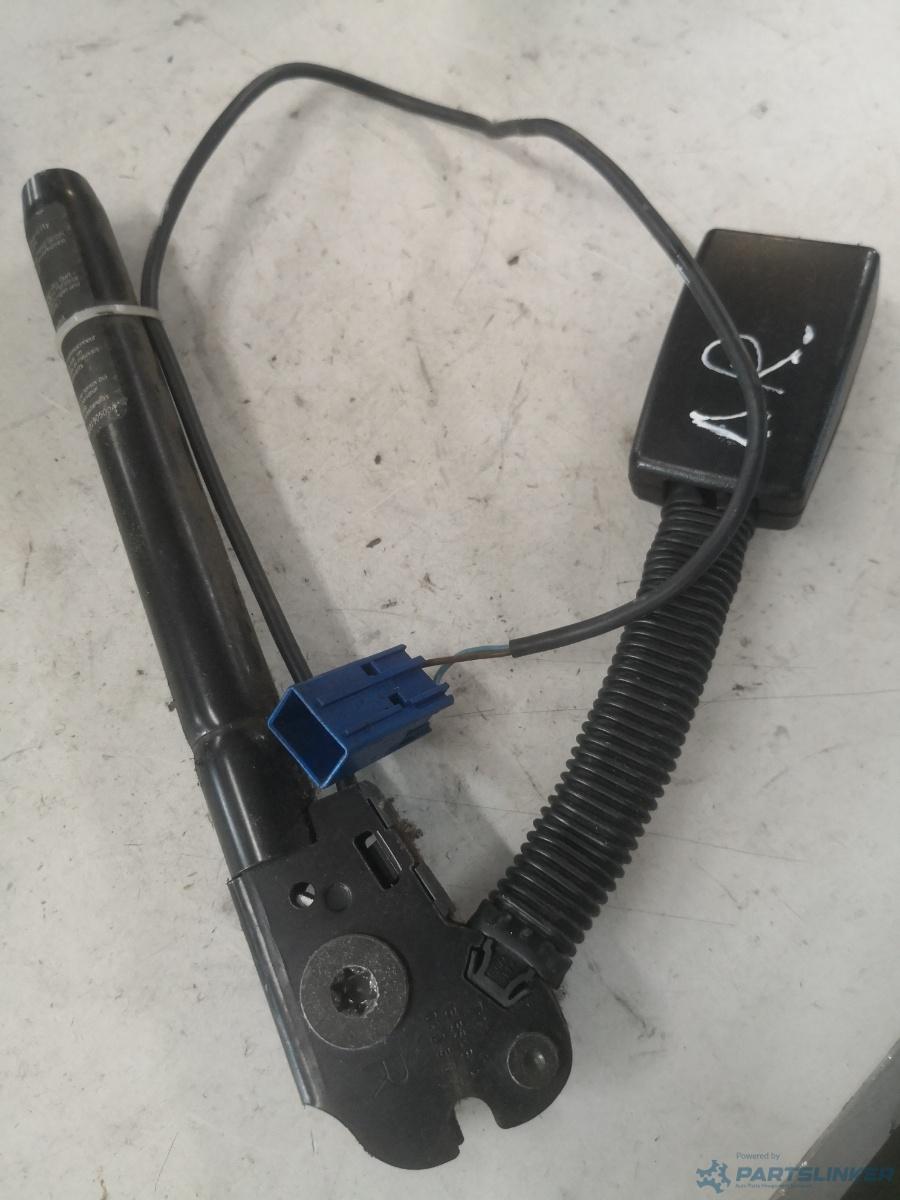 Pretensionare  dreapta fata MAZDA 3 2005>