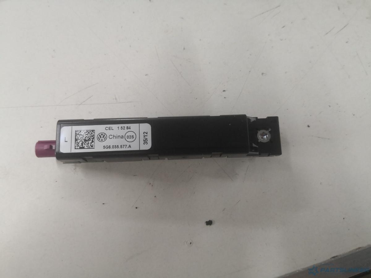 Amplificator antena VOLKSWAGEN GOLF VII (5G1, BE1) [ 2012 - > ] OEM 5g6035577a