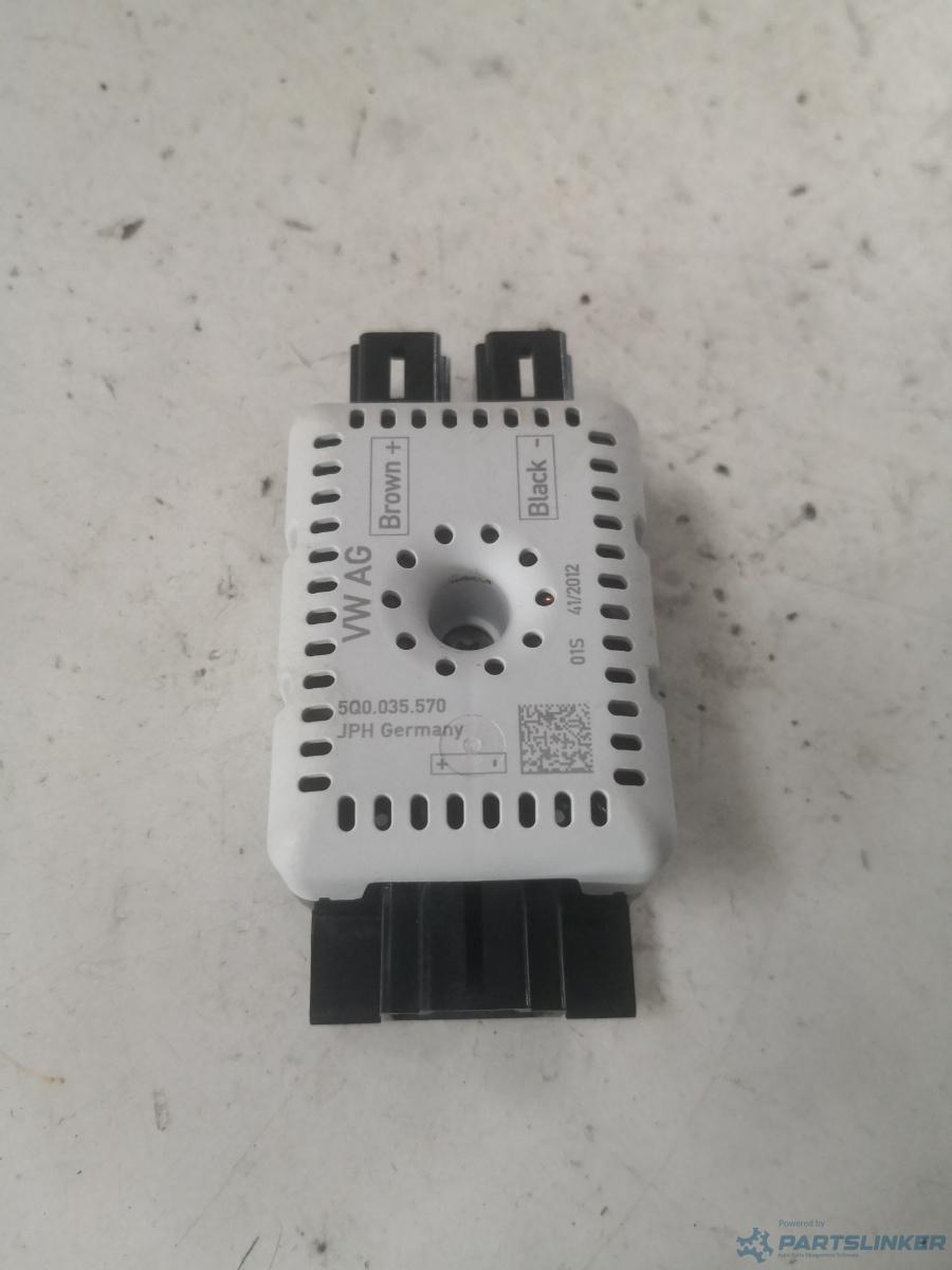 Calculator amplificator antena VOLKSWAGEN GOLF VII (5G1, BE1) [ 2012 - > ] OEM 5q0035570