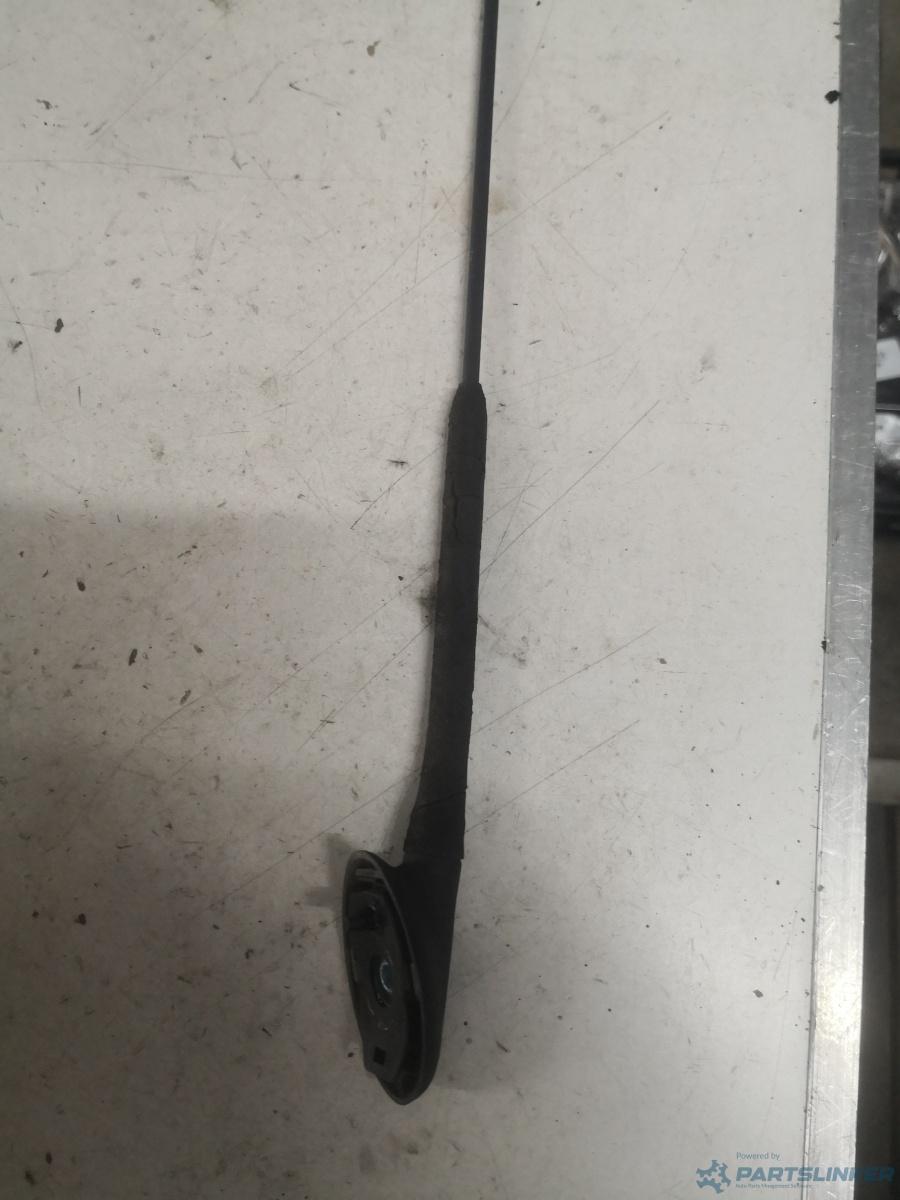 Antena (batul are cauciucul crapat tot) FORD KUGA I 2008 - 2012 – foto 2