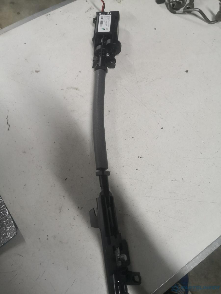 Mecanism reglare inaltime centura stanga fata AUDI A8 III (4H2, 4H8, 4HC, 4HL) [ 2009 - 2018 ] OEM 4h0857833