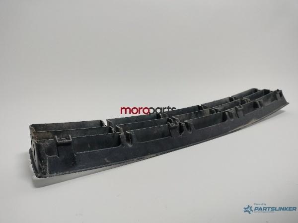 Grila inferioara bara fata Volkswagen Golf 4 breack 2005 albastru LB5N OEM 1J0853677D