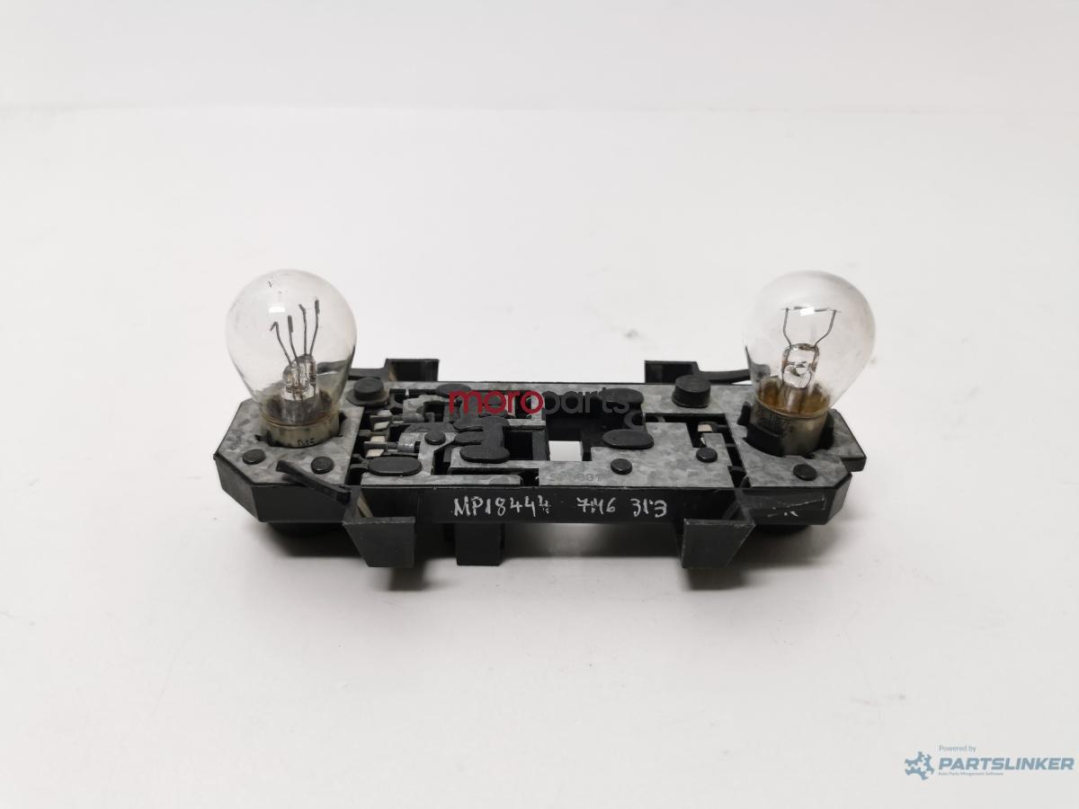 Soclu far / stop dreapta spate VOLKSWAGEN SHARAN (7M8, 7M9, 7M6) [ 1995 - 2010 ] TDI (BRT) 103KW|140HP OEM 7M3945258B