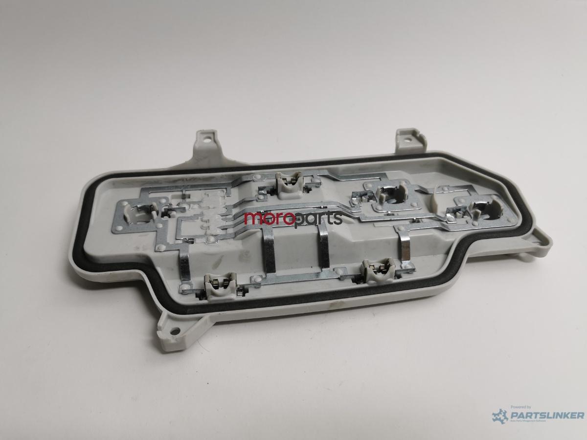 Soclu far / stop dreapta spate VOLKSWAGEN CADDY IV Box (SAA, SAH) [ 2015 - > ] VAG OEM 2K1945258B