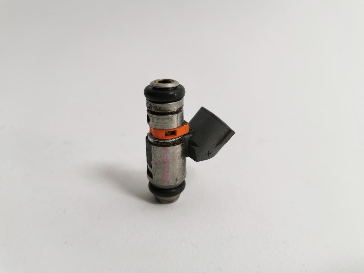 Injector Volkswagen Golf 4 (1J1) 1.4B 036031G OEM 036031G