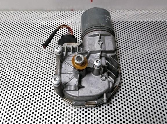 Motoras stergator partbriz stanga Seat Leon 1P 2008 2.0 BKD 103 KW 1P0955119B OEM 1P0955119B