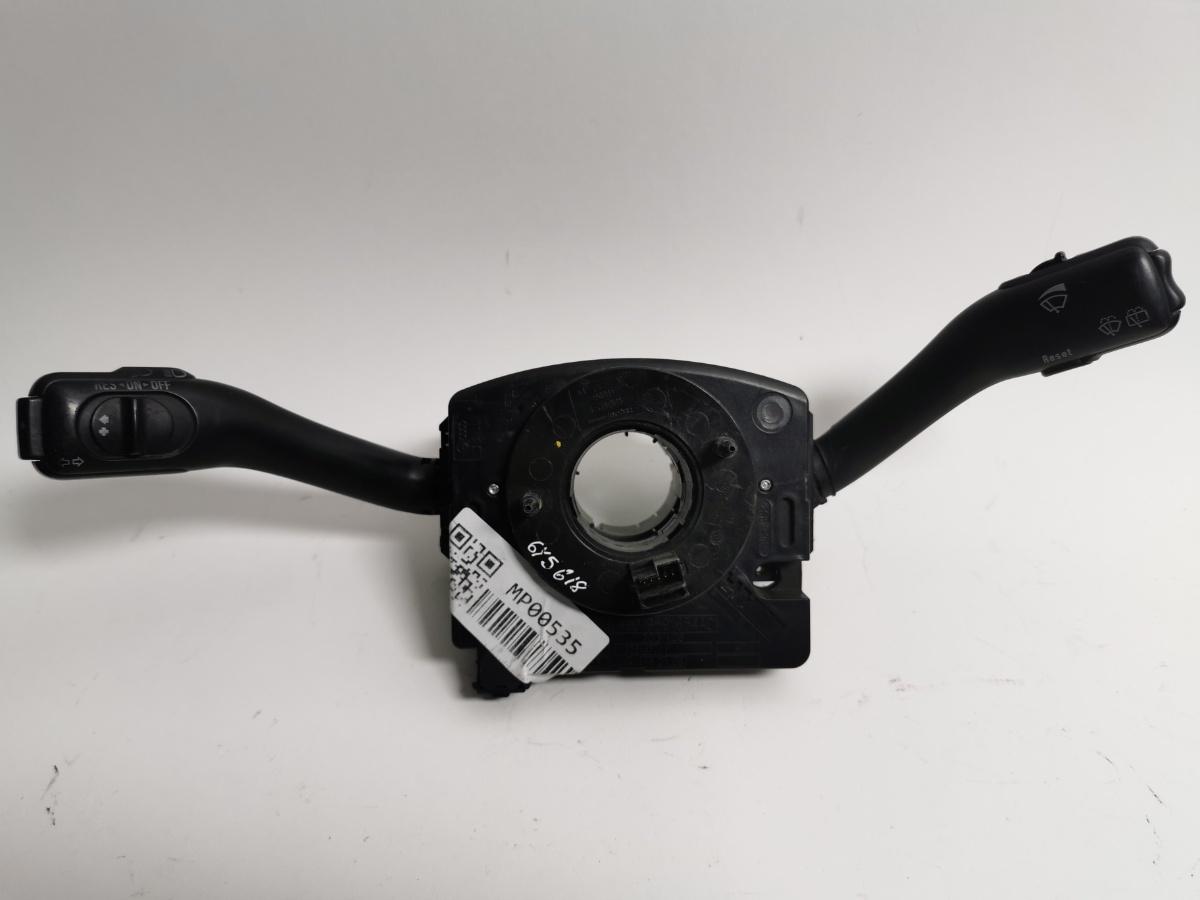 Maneta indicatoare de semnalizare SKODA FABIA Combi 6Y5 2000 - 2007 1.4 TDI BNV 1J0959654AC