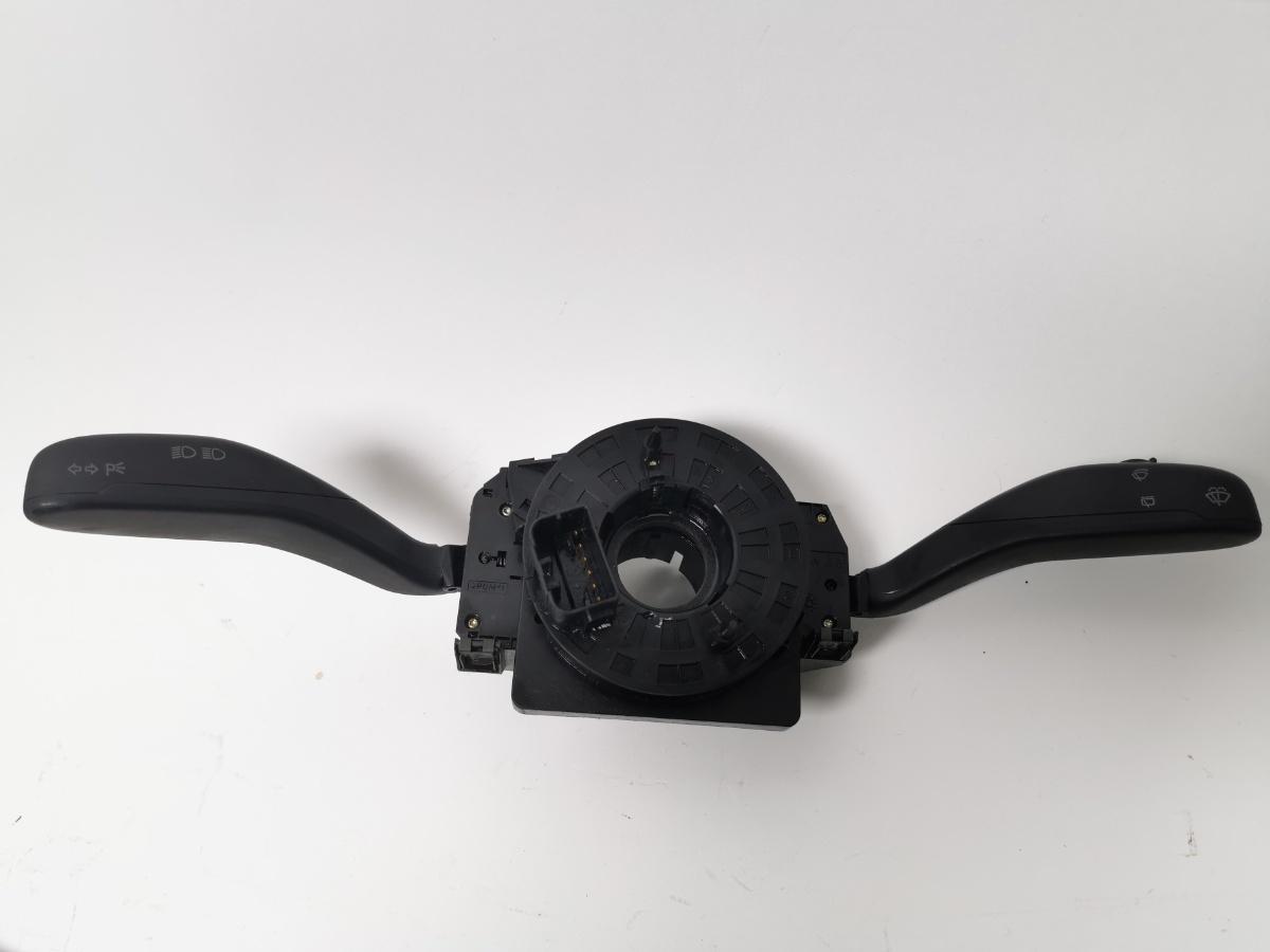 Maneta indicatoare de semnalizare SEAT IBIZA IV 6L1 2002 - 2009 283.396 6Q0953503AD