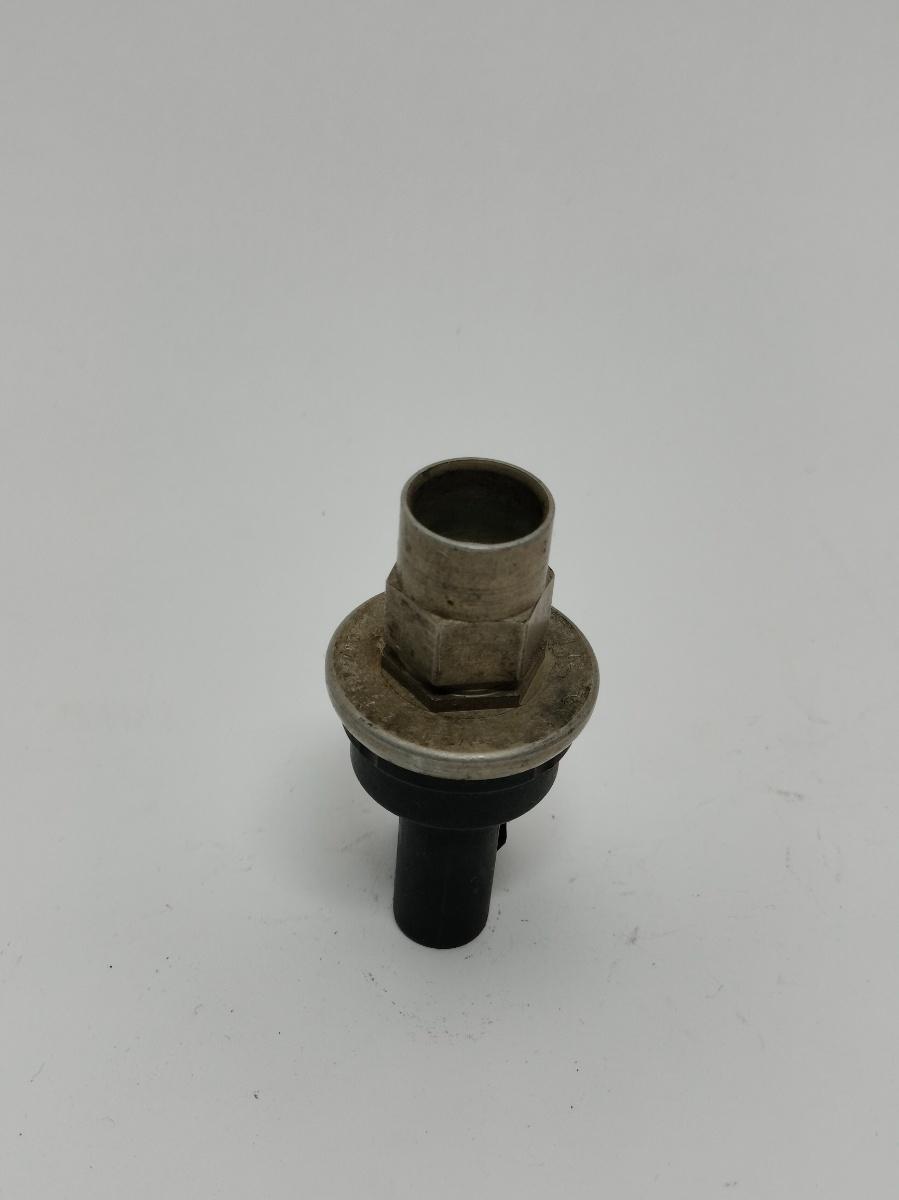 Senzor presiune AC Volkswagen Polo 6N2 1.4 TDI cod piesa 1J0959126 VOLKSWAGEN POLO (6N2) [ 1999 - 2001 ] OEM 1J0959126