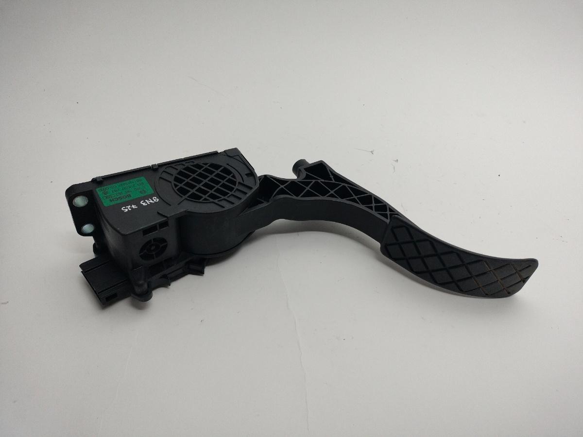Pedala acceleratie Volkswagen Polo (9N3) Hatchback 1.2 BZG 2009 VOLKSWAGEN POLO (9N_) [ 2001 - 2012 ] OEM 6Q1721503F