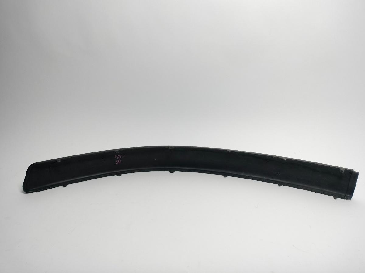Bandou bara fata dreapta Volkswagen Passat B5 (3B) Break 2001 1.9 TDI OEM 3B0807718