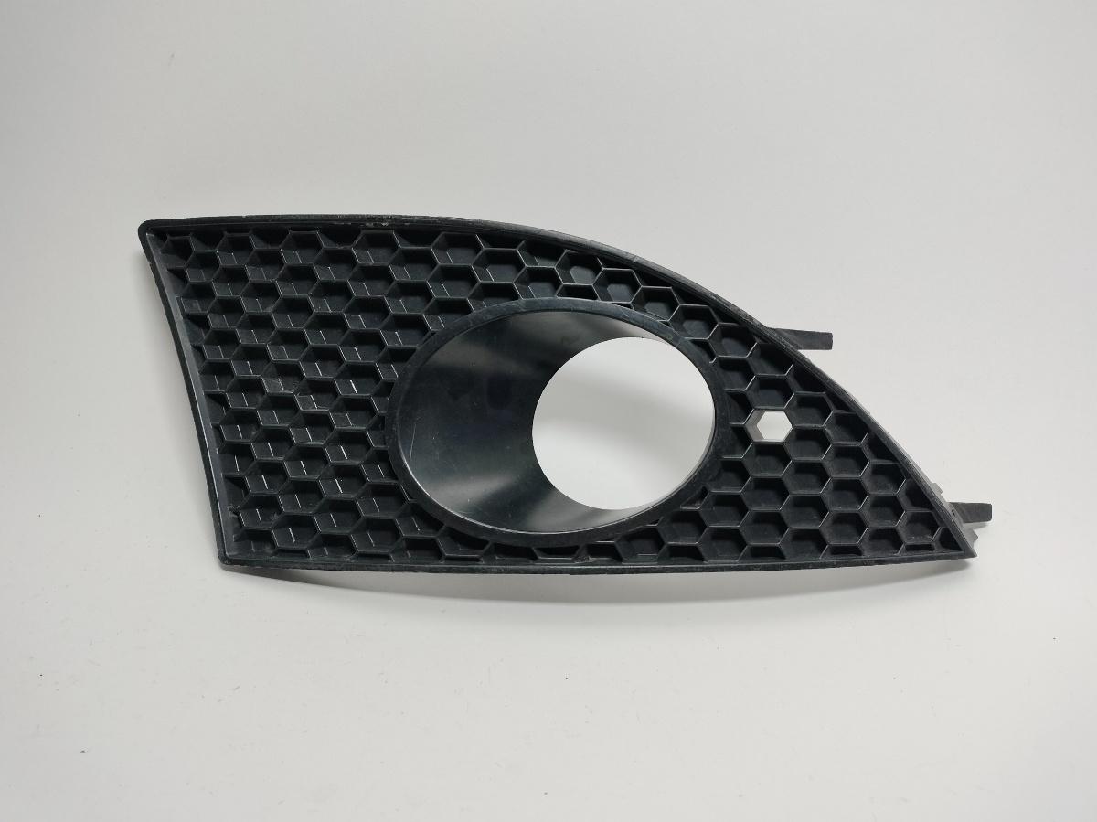 Grila bara dreapta fata Seat Altea (5P1/5P5) 2004-2009 5P0853666C SEAT ALTEA (5P1) [ 2004 - > ] OEM 5P0853666C