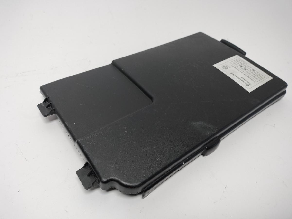 Capac carcasa baterie Seat Leon 1P hatchback 2008 argintiu LA7W OEM 1K0915443