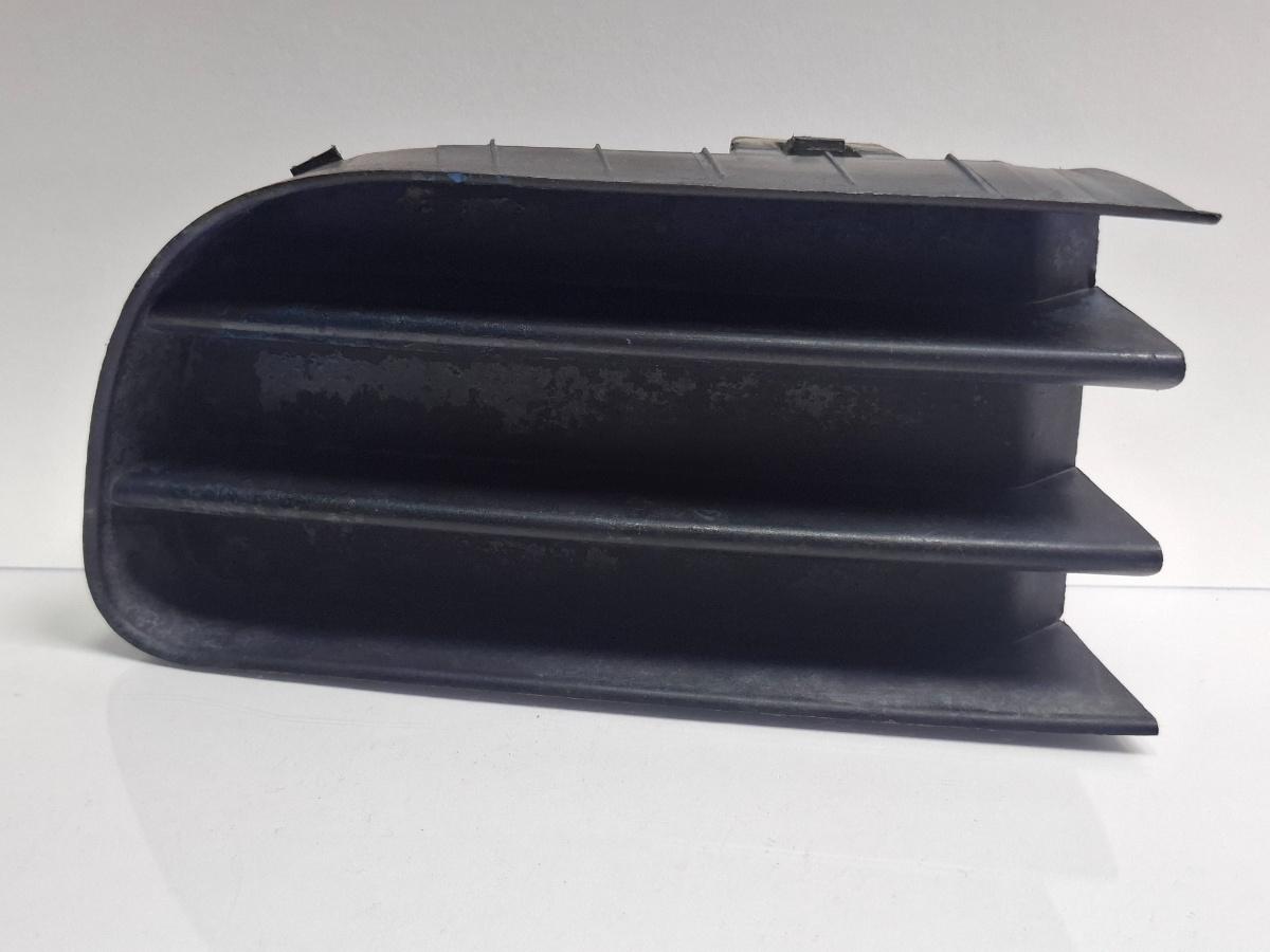 Grila bara stanga fata RENAULT MEGANE II Saloon LM0/1_ 2003 - >1.5 dCi K9K 722 8200115119