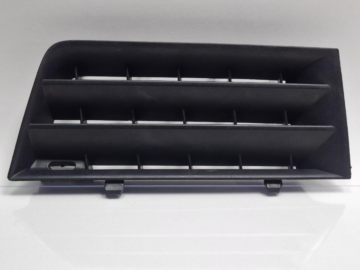 Grila bara dreapta fata RENAULT MEGANE II Saloon LM0/1_ 2003 - >1.5 dCi K9K 722 8200114157E