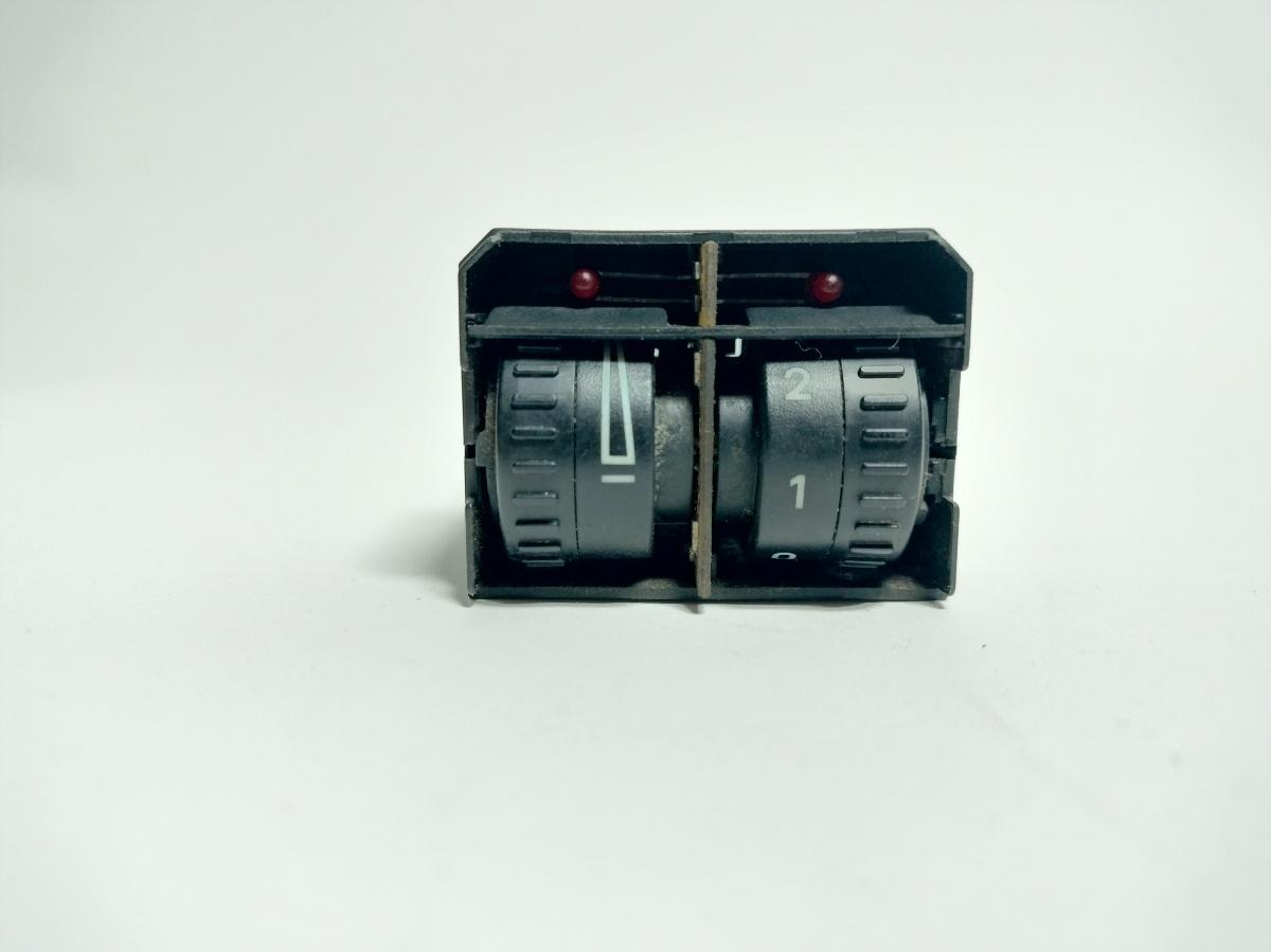 Comutator reglaj nivel faruri VOLKSWAGEN CADDY III Box 2KA, 2KH, 2CA, 2CH 2004 - 2015 1.9 TDI BJB, BLS VAG 2K0941333