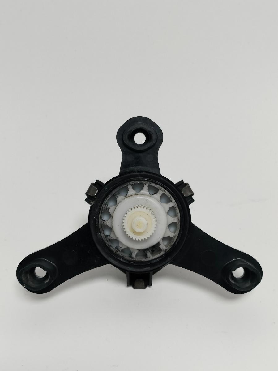 Mecanism actionare geam fata fara motoras VOLKSWAGEN CADDY III Estate 2KB, 2KJ, 2CB, 2CJ 2004 - 2015 1.9 TDI BJB, BLS VAG 117553