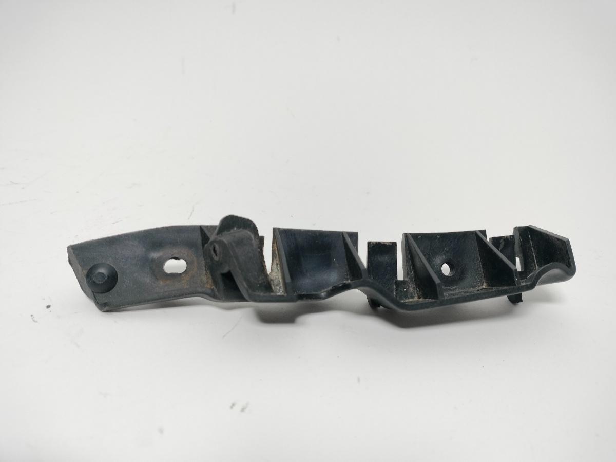 Suport bara de protectie fata dreapta AUDI A3 II 8P1 2003 - 2013 2.0 TDI BMM VAG 8P0807184A