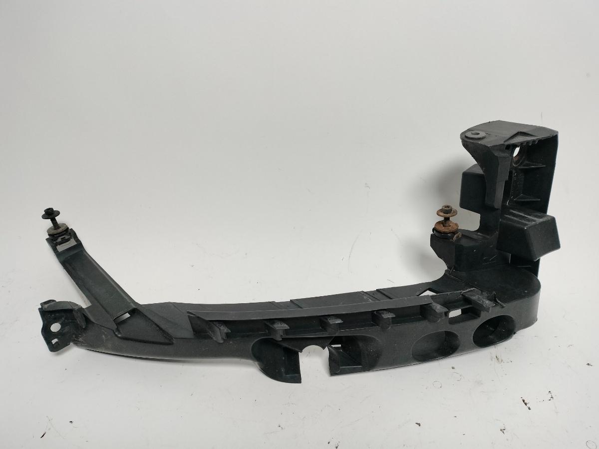 Suport de montare faruri dreapta fata AUDI A3 II 8P1 2003 - 2013 1.4 TFSI CAXC, CMSA VAG 8P0805608
