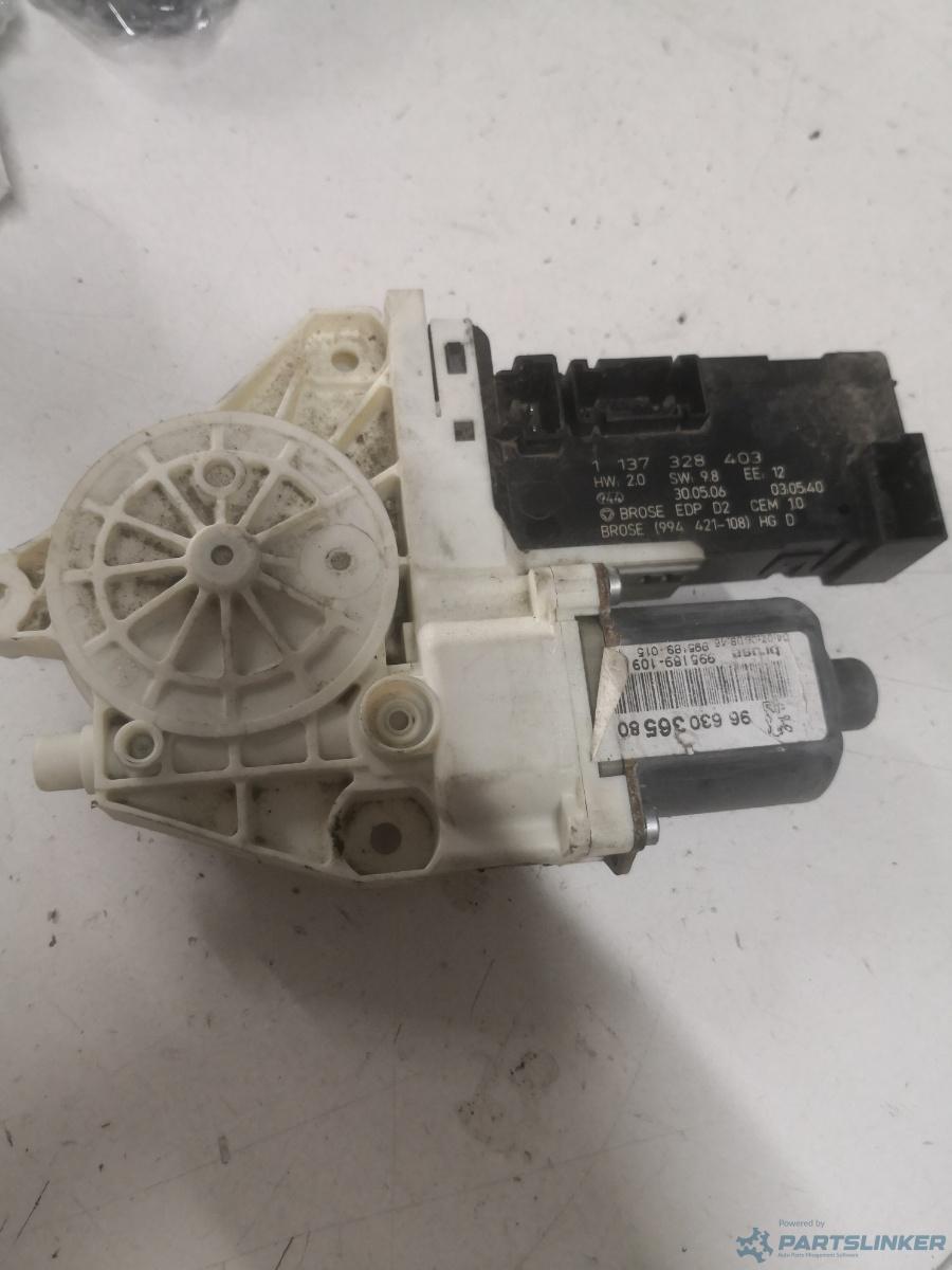 Motoras macara geam dreapta fata PEUGEOT 407 (6D_) [ 2004 - > ] OEM 1137328403