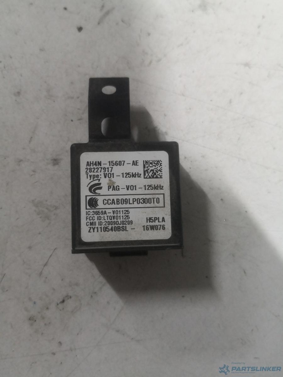Modul start stop VOLVO V40 (525) [ 2013 - 2015 ] OEM 28227917