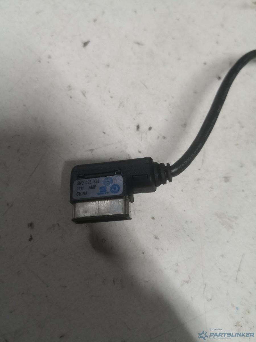 Mufa usb VOLKSWAGEN TIGUAN (5N_) [ 2007 - > ] TDI 4motion (CBBB, CFGB) 125KW|170HP OEM 5n0035558 – foto 2