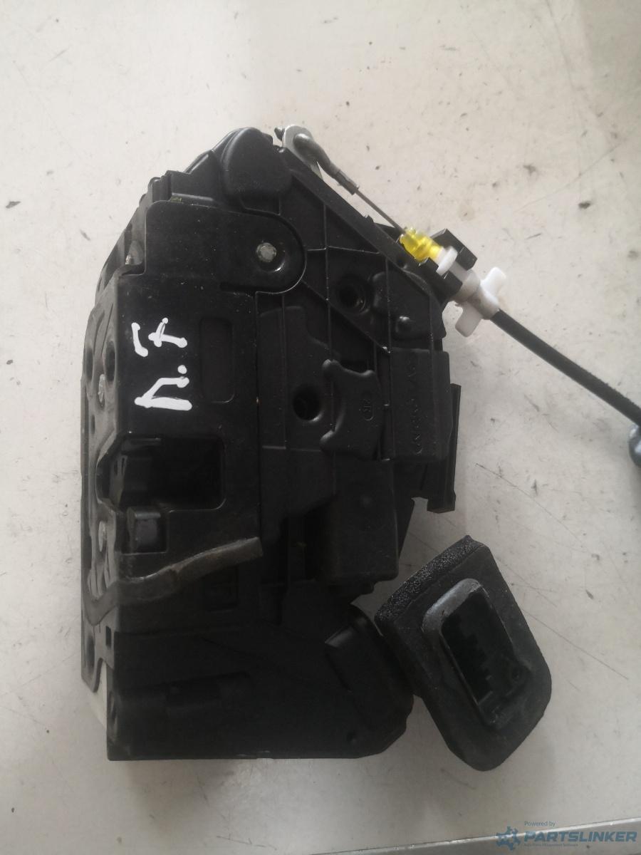 Broasca usa dreapta fata VOLKSWAGEN GOLF VI (5K1) [ 2008 - 2013 ] OEM 5k1837016