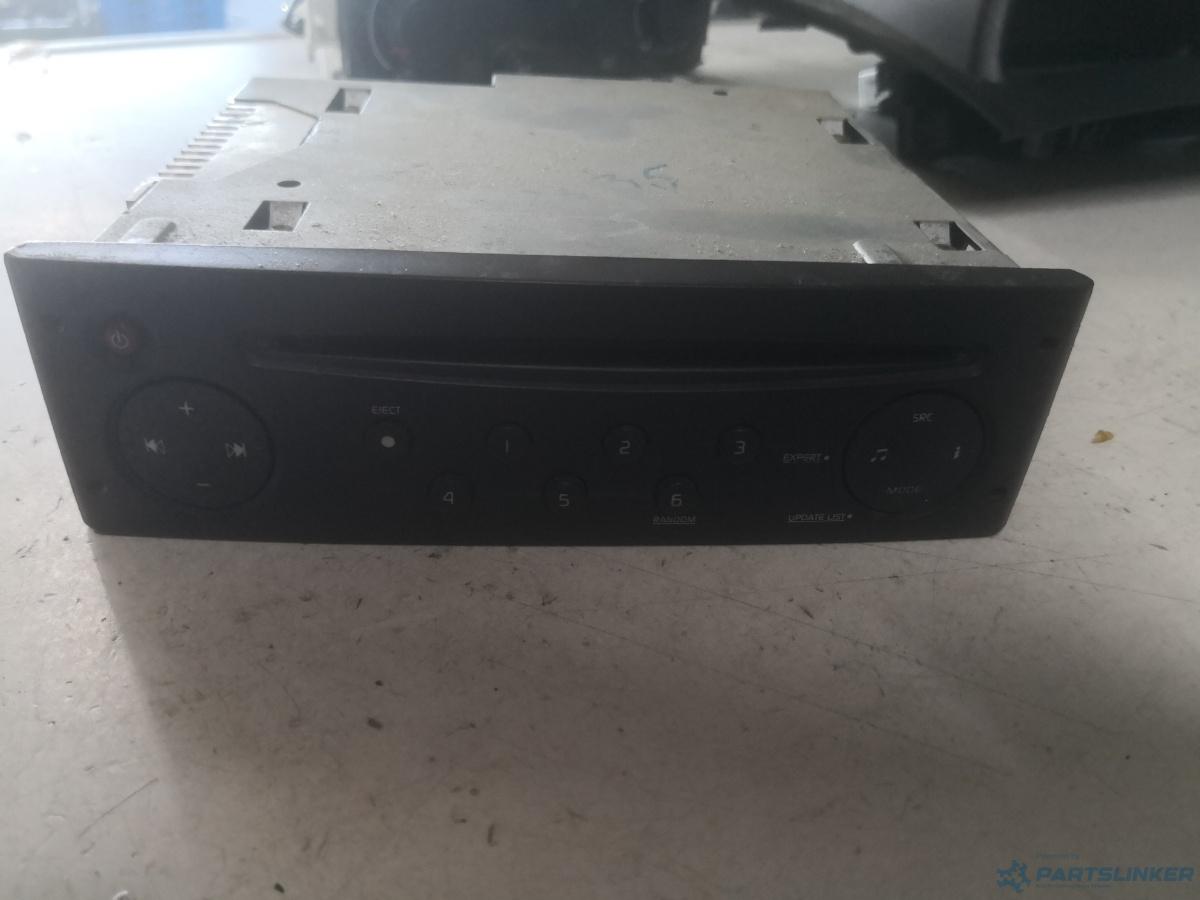 CD player auto RENAULT MEGANE II (BM0/1_, CM0/1_) [ 2001 - 2012 ] OEM 8200409475