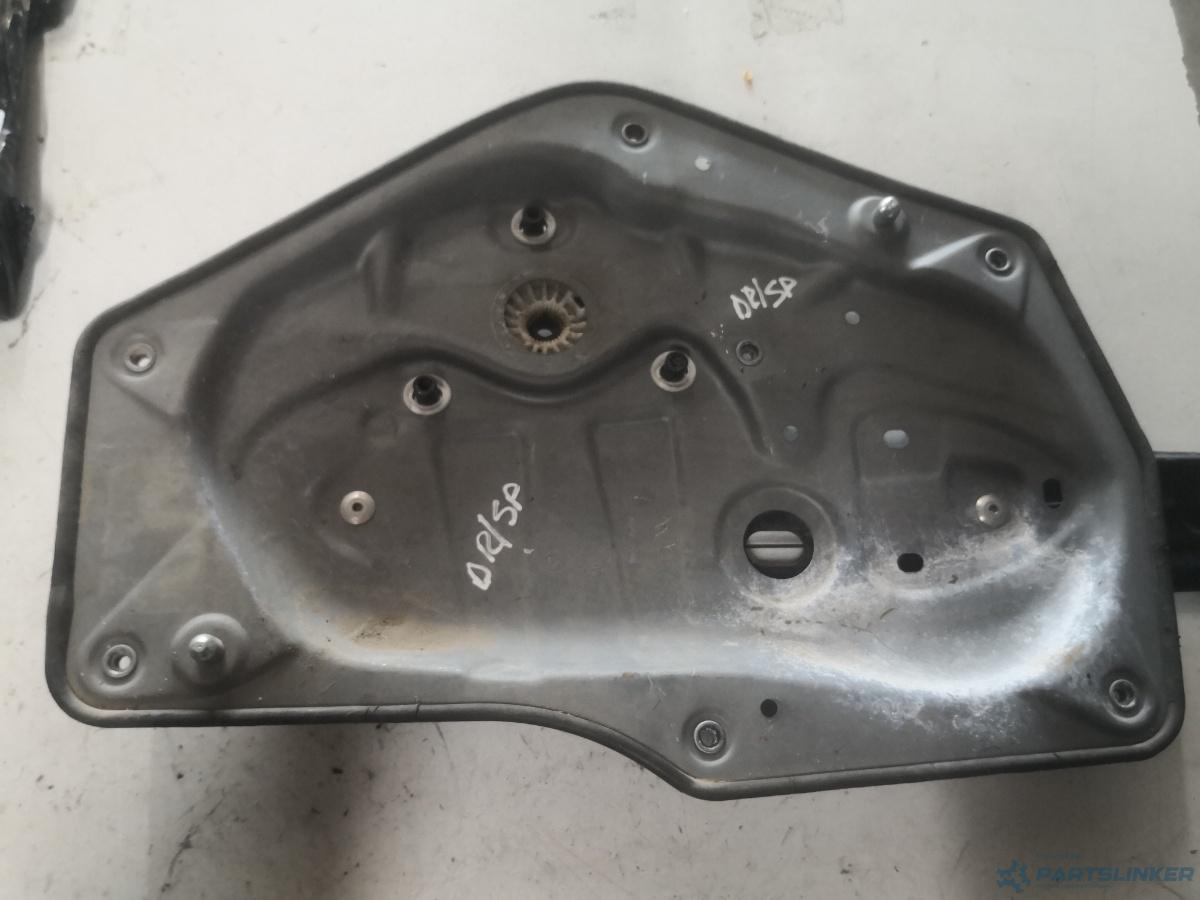 Macara geam electric dreapta spate SKODA SUPERB III Estate (3T5) [ 2009 - 2015 ] OEM 120382