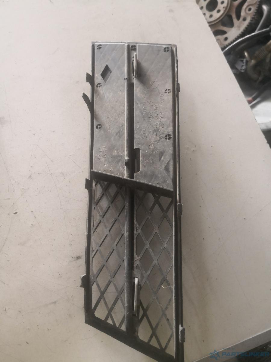 Grila bara dreapta fata BMW 5 (F10) [ 2009 - 2016 ] OEM 7200700 – foto 2
