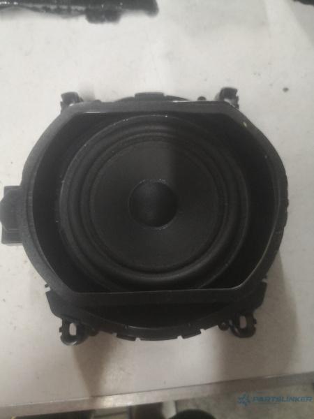 Boxa auto scaun stanga fata BMW X3 II (F25) [ 2010 - 2017 ] OEM 921791301