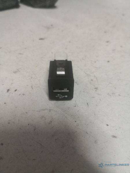 Mufa usb BMW X3 II (F25) [ 2010 - 2017 ] OEM 9237656