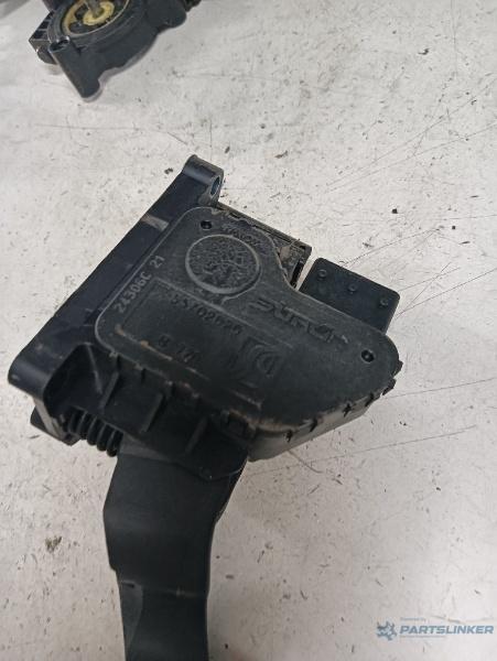 Pedala acceleratie OPEL CORSA D (S07) [ 2006 - 2014 ] OEM 55702020 – foto 2