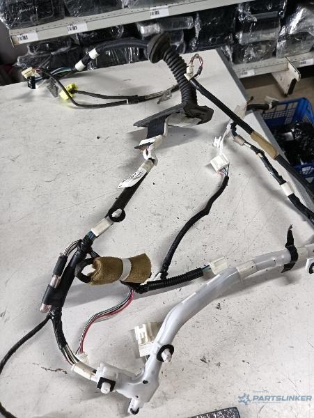 Instalatie electrica usa stanga fata TOYOTA LAND CRUISER 150 (TRJ15_, KDJ15_, GRJ15_, GDJ15_) [ 2009  OEM 8215160b30 – foto 2