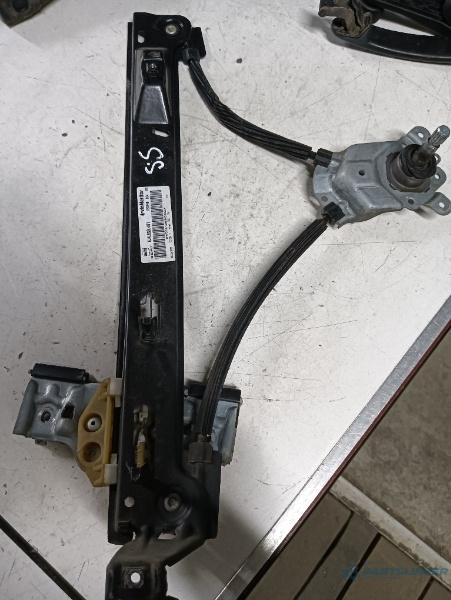 Macara manuala stanga spate SEAT IBIZA V (6J5, 6P1) [ 2008 - > ] 1.2 (BZG, CGPA, CJLB) 51KW|70HP OEM 6j44839461