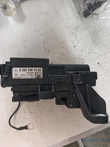 Capsa baterie MERCEDES-BENZ S-CLASS (W222, V222, X222) [ 2013 - > ] OEM A2225402450