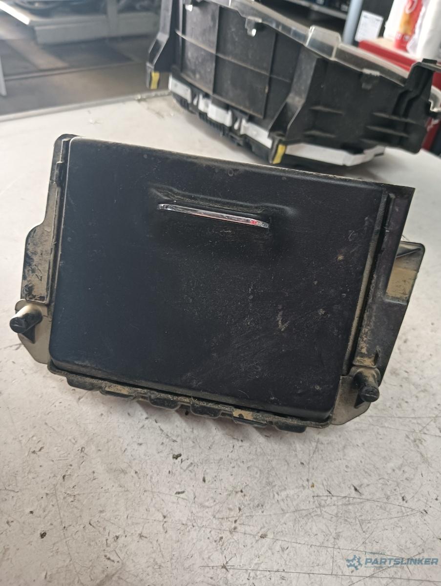Scrumiera TOYOTA COROLLA 1.3 i 2015 OEM 103365a0