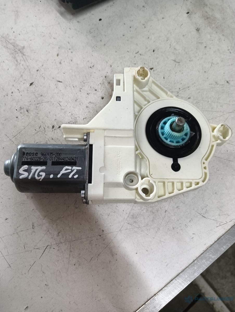 Motoras macara geam stanga fata AUDI A4 IV (8K2, B8) [ 2007 - 2015 ] OEM 966935200