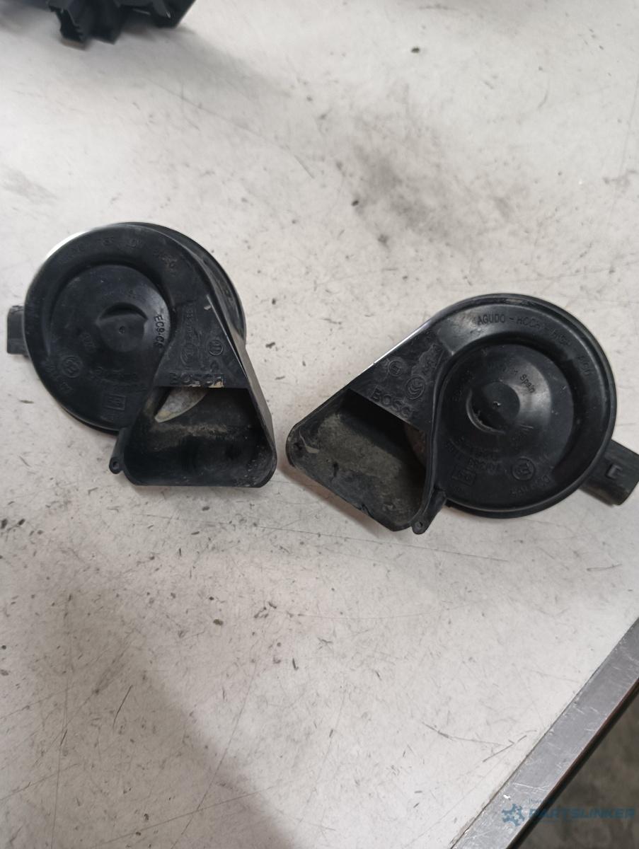 Claxon AUDI A4 IV (8K2, B8) [ 2007 - 2015 ]