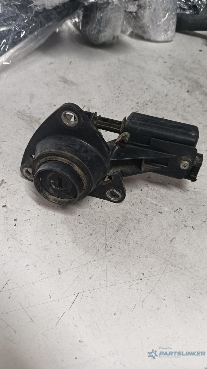 Butuc usa haion DACIA DUSTER [ 2010 -> ] OEM 906062426r
