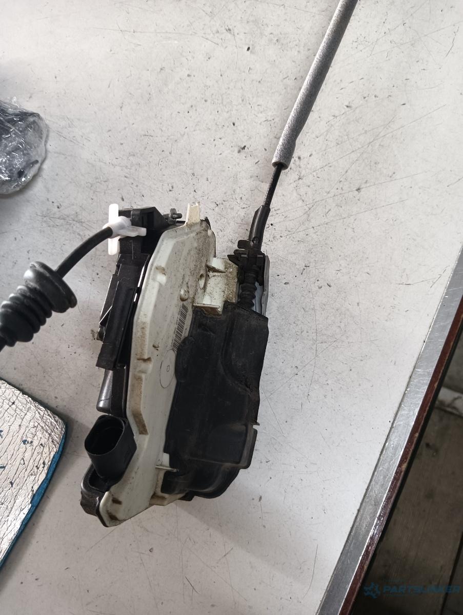 Broasca usa dreapta fata VOLKSWAGEN TIGUAN 5N_ 2007 - > 5n1837016c