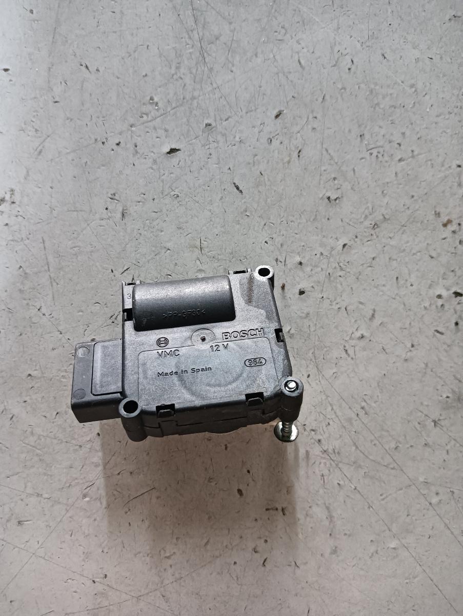 Motoras clapeta aeroterma AUDI A6/S6 III Saloon (4F2, C6) [ 2004 - 2011 ] OEM 0132801359