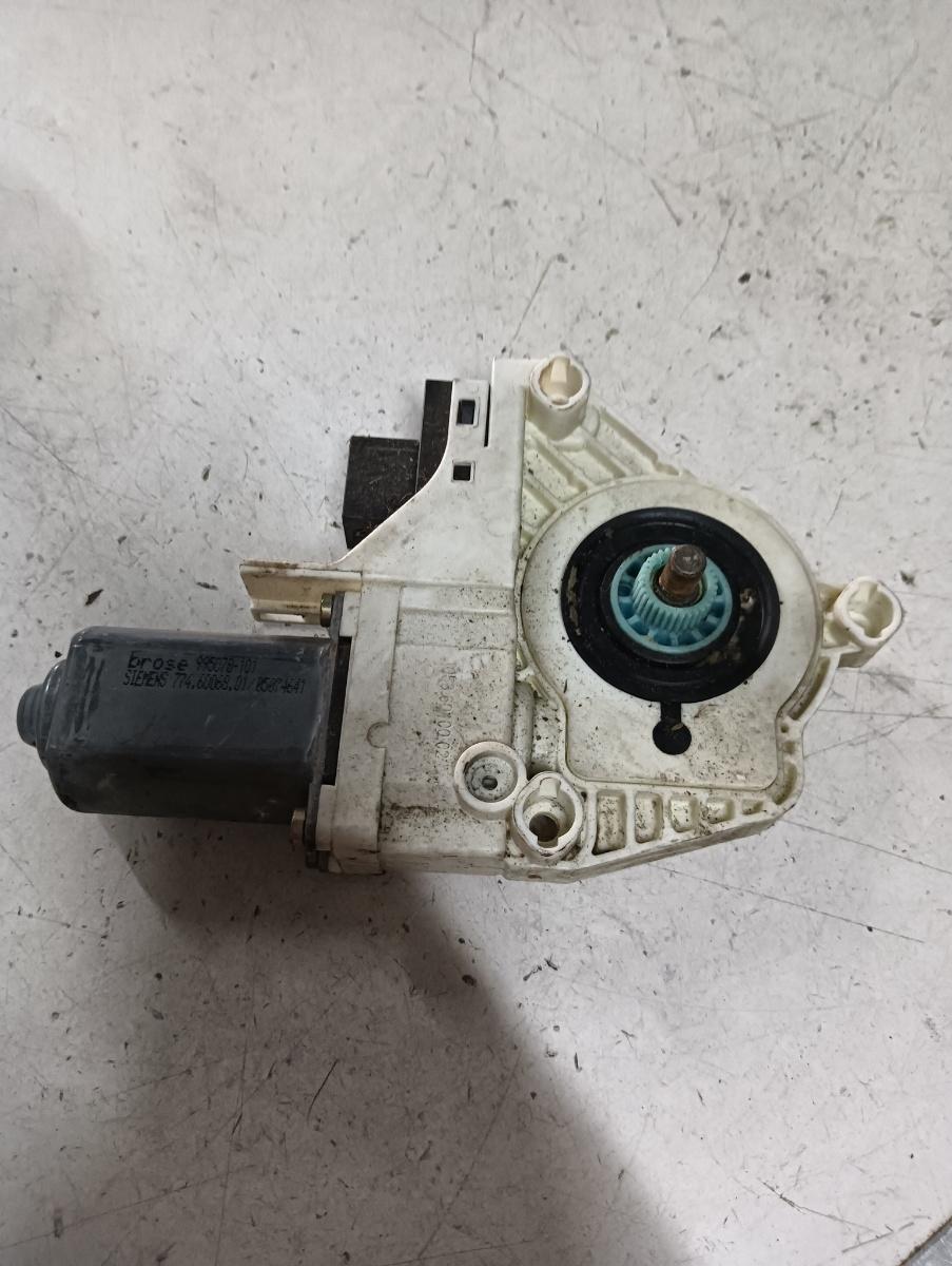 Motoras macara geam stanga fata AUDI A6/S6 III Saloon (4F2, C6) [ 2004 - 2011 ] OEM 995078101 – foto 2