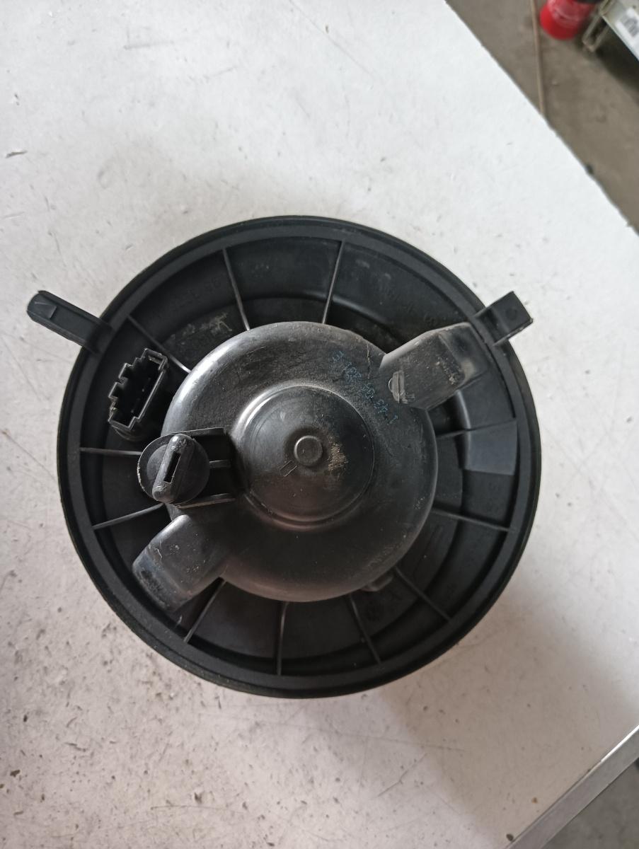 Aeroterma VOLKSWAGEN GOLF PLUS (5M1, 521) [ 2004 - 2013 ] OEM 1k1819015