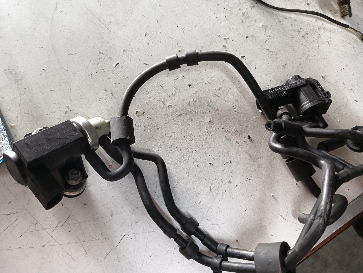 Electrovalva VOLKSWAGEN GOLF PLUS (5M1, 521) [ 2004 - 2013 ] 72290345 OEM 110906627b – foto 2