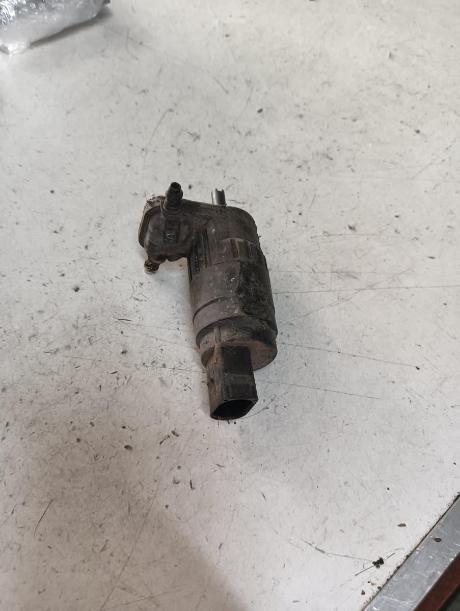 Pompita lichid parbriz VOLKSWAGEN GOLF PLUS (5M1, 521) [ 2004 - 2013 ]