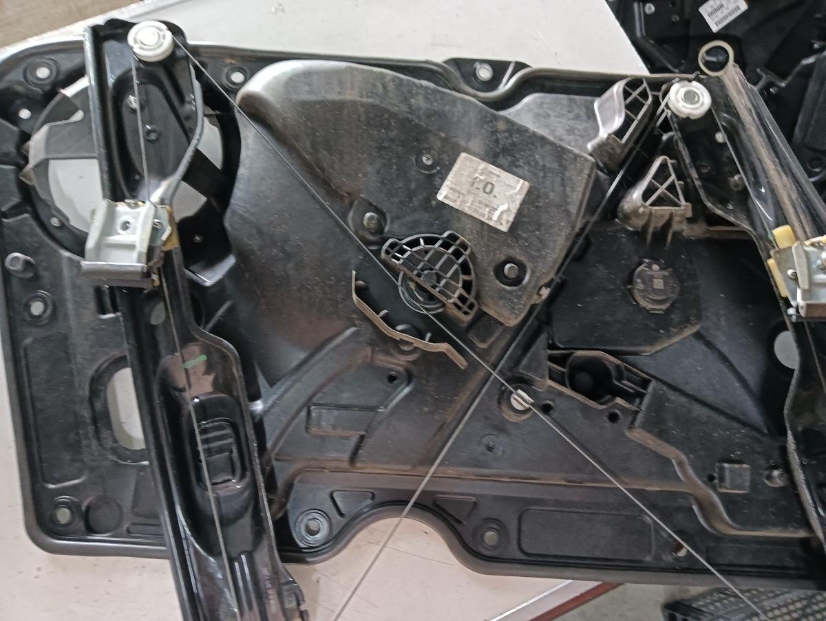 Macara geam electric dreapta fata VOLKSWAGEN GOLF VI (5K1) [ 2008 - 2013 ] OEM 5k1837730aa – foto 2