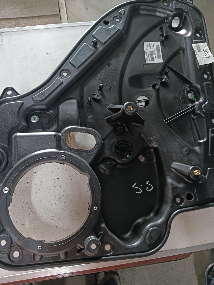 Macara geam electric stanga spate VOLKSWAGEN GOLF VI (5K1) [ 2008 - 2013 ] OEM 5k4839729j
